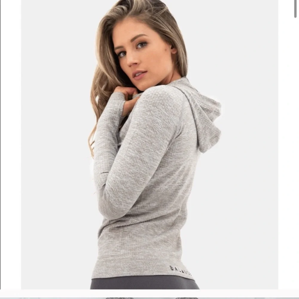 Balance Athletica Purpose Hood Small - Picture 2 of 5
